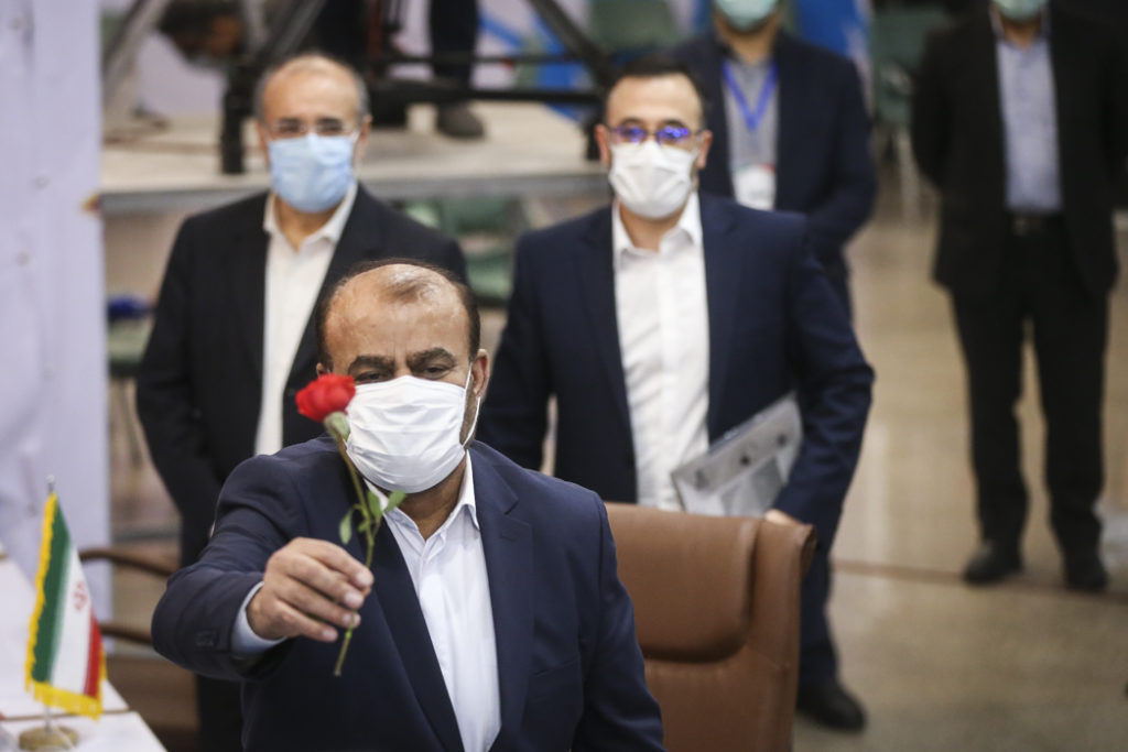 قاسم مکارم شیرازی کیست؟