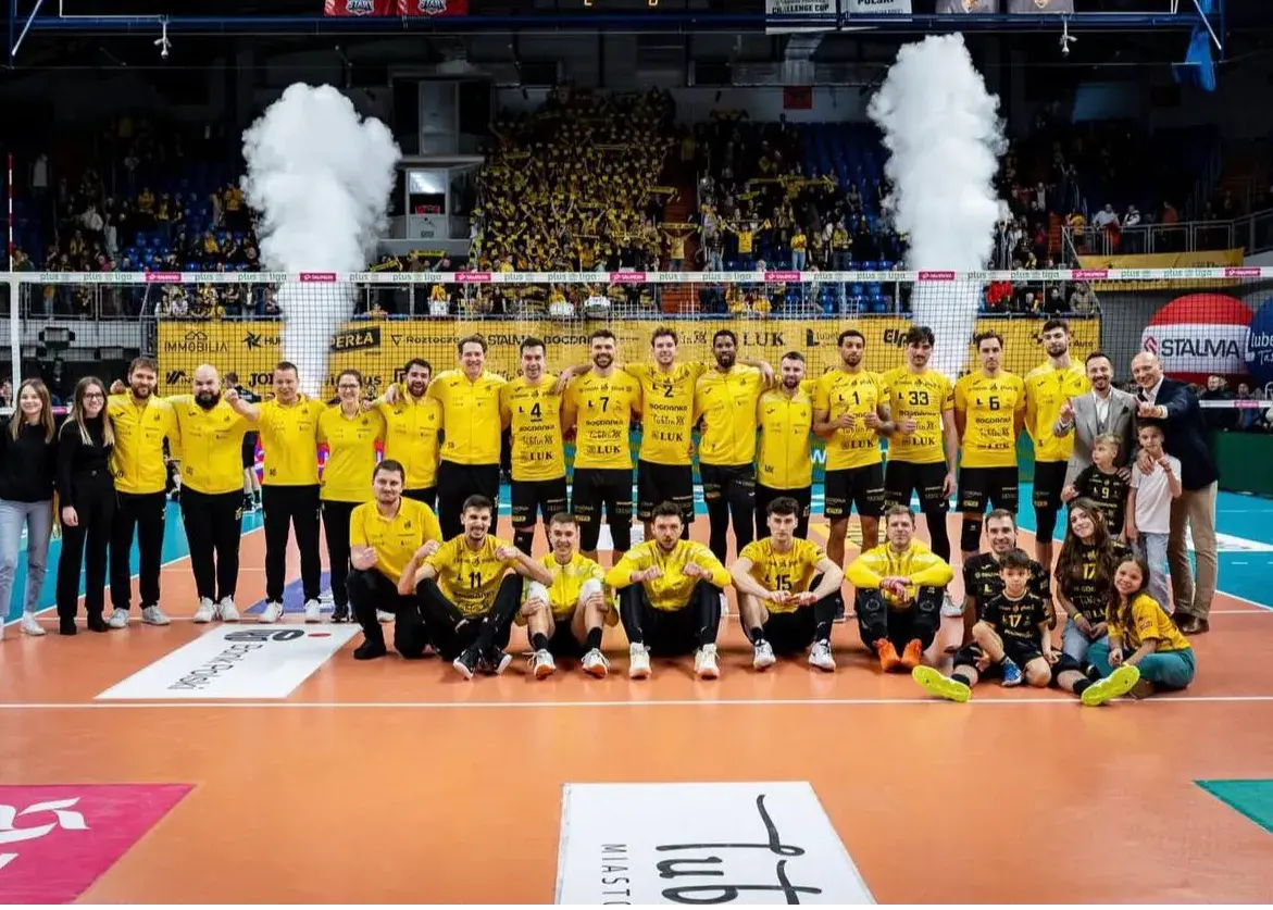 وقتی قهرمان لهستان با فقط 7 بازیکن، صدر جدول را تسخیر کرد!