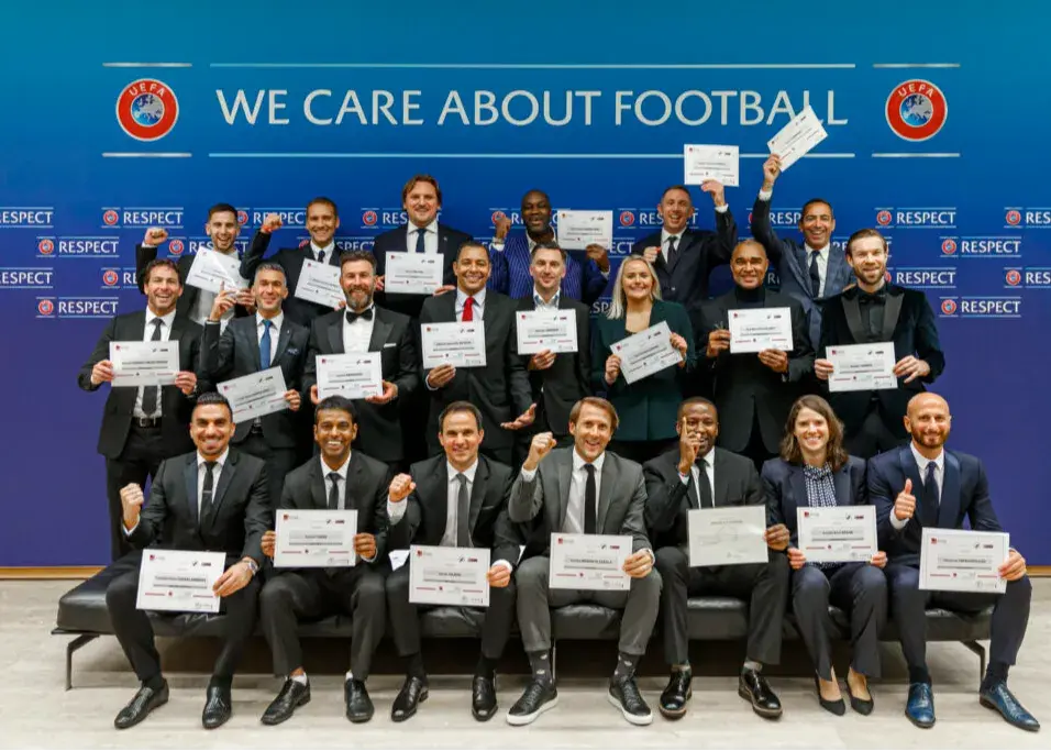 دوره مدیریت انصاری‌فرد؛ پلی طلایی از مستطیل سبز تا اتاق‌های تصمیم‌گیری جهانی!