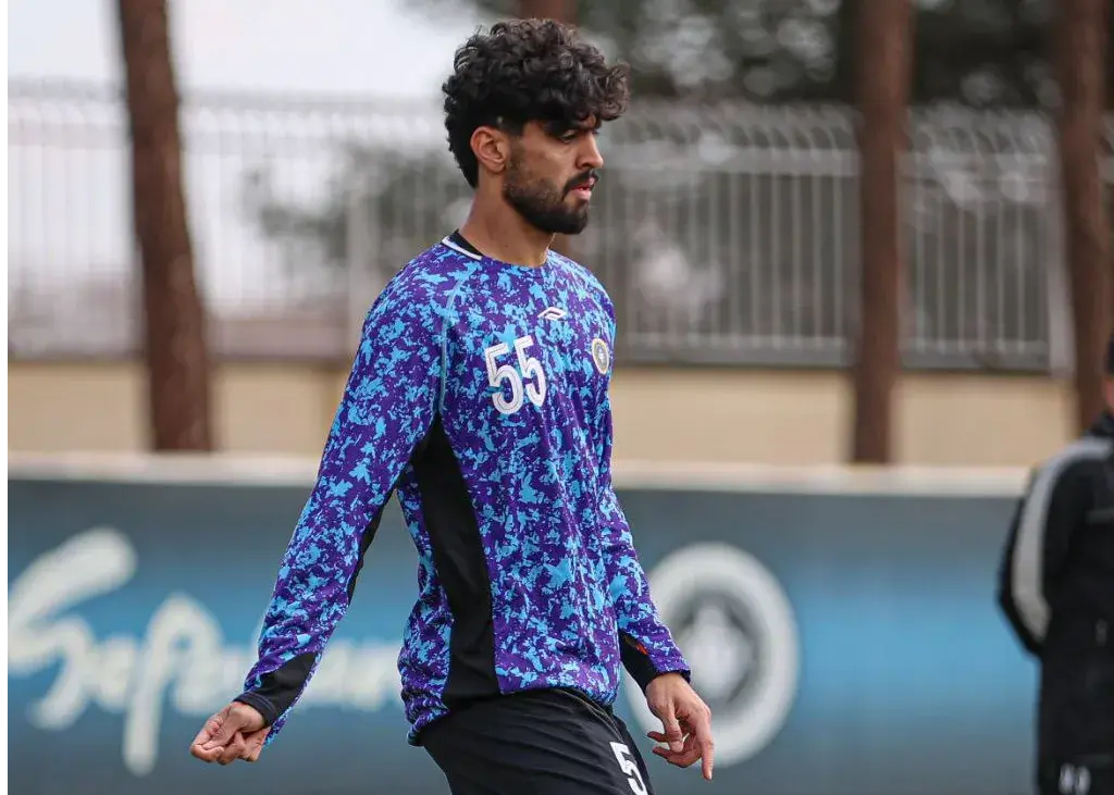 امین حزباوی؛ سکوتی که پشتش طلاست! چرا این مدافع جوان سپاهان کم‌فروغ شده؟