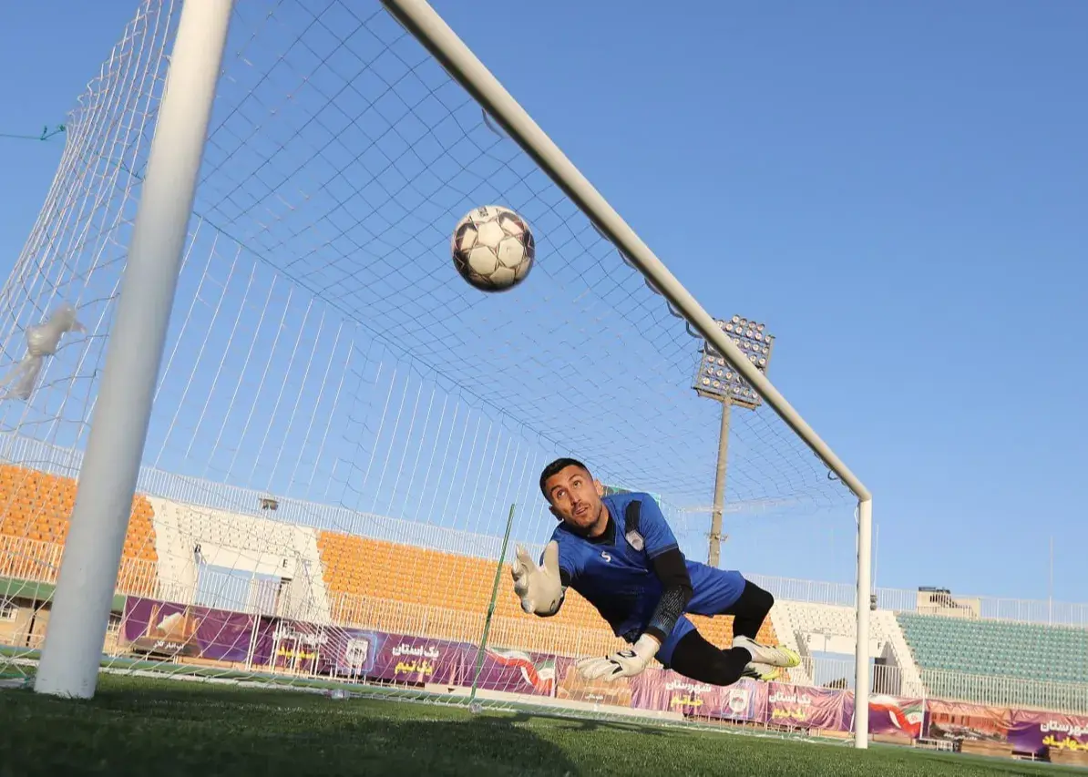 چادرملو بدون سنگربان برزیلی مقابل استقلال خوزستان؛ آیا جانشین سربلند بیرون می‌آید؟