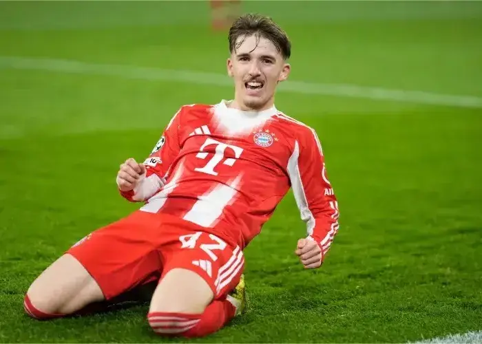 رشد حیرت‌انگیز ارزش هافبک ۱۷ ساله بایرن؛ کارل ۳۹۰۰ درصد گران‌تر شد!