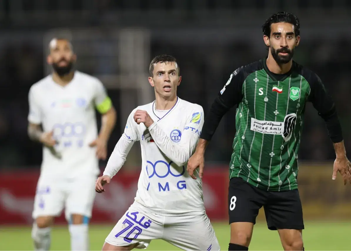 واکنش جنجالی یاسر آسانی به پرتاب نوشابه در بازی خیبر و استقلال!