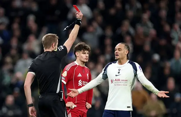 اخراج جنجالی ژاوی سیمونز؛ تاتنهام را در آستانه شکست تنها گذاشت!