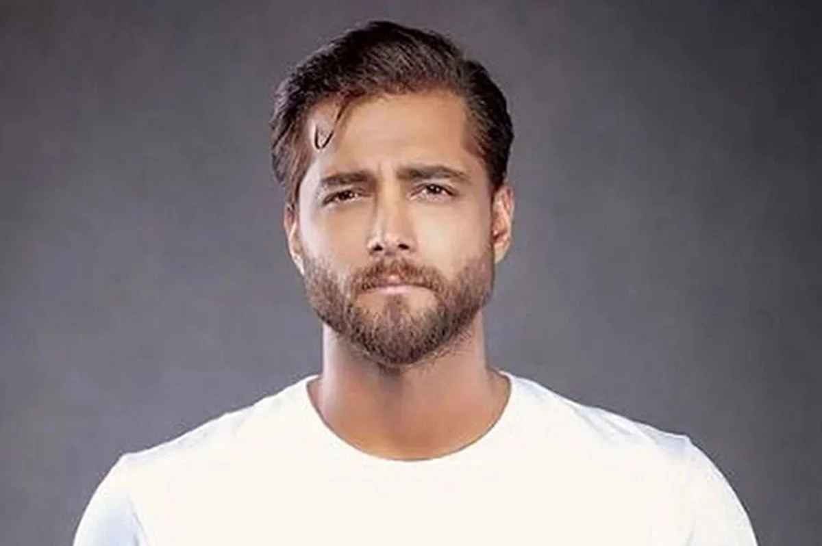 امیر مقاره در جمع ۱۰۰ چهره جذاب ۲۰۲۵؛ راز جذابیت که همه را شگفت‌زده کرد!