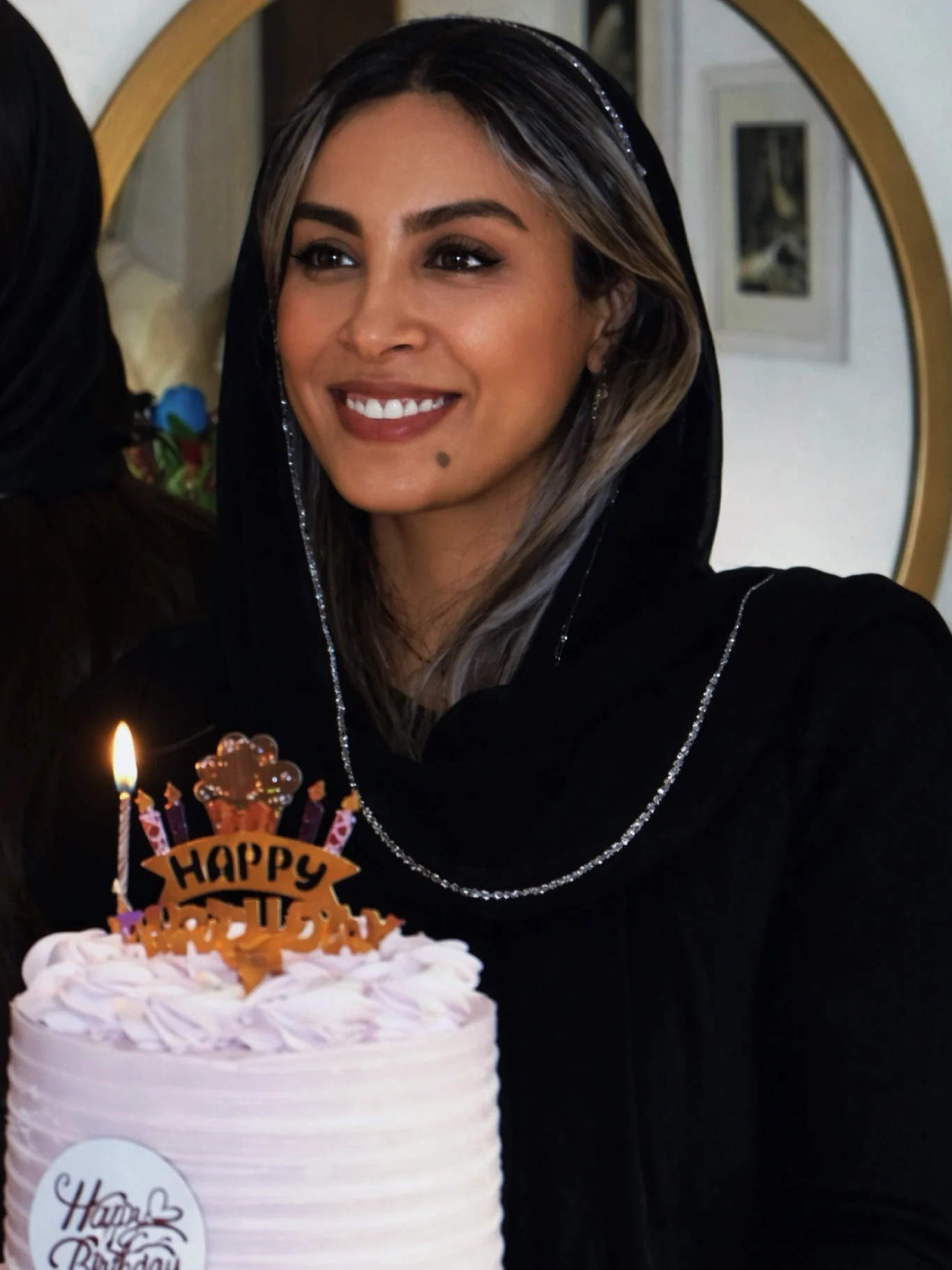 ژست تازه حدیثه تهرانی در روز تولدش