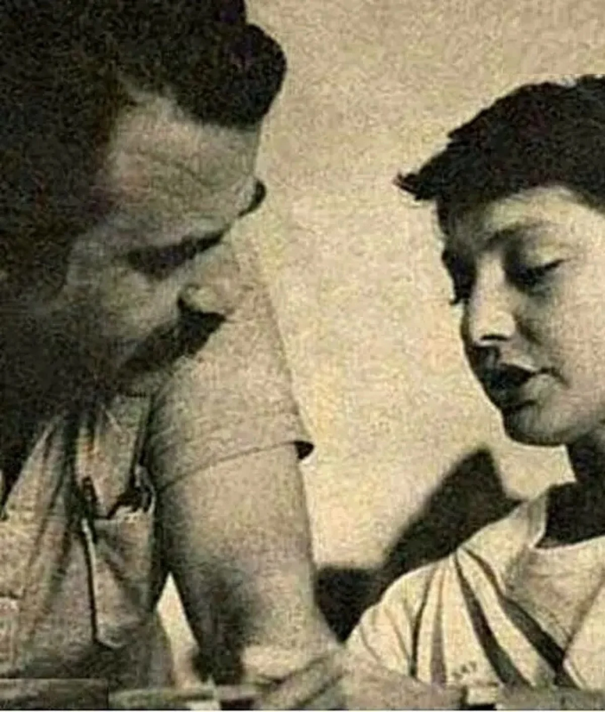 عکس خاطره‌انگیز منوچهر نوذری و گوگوش در دهه ۵۰