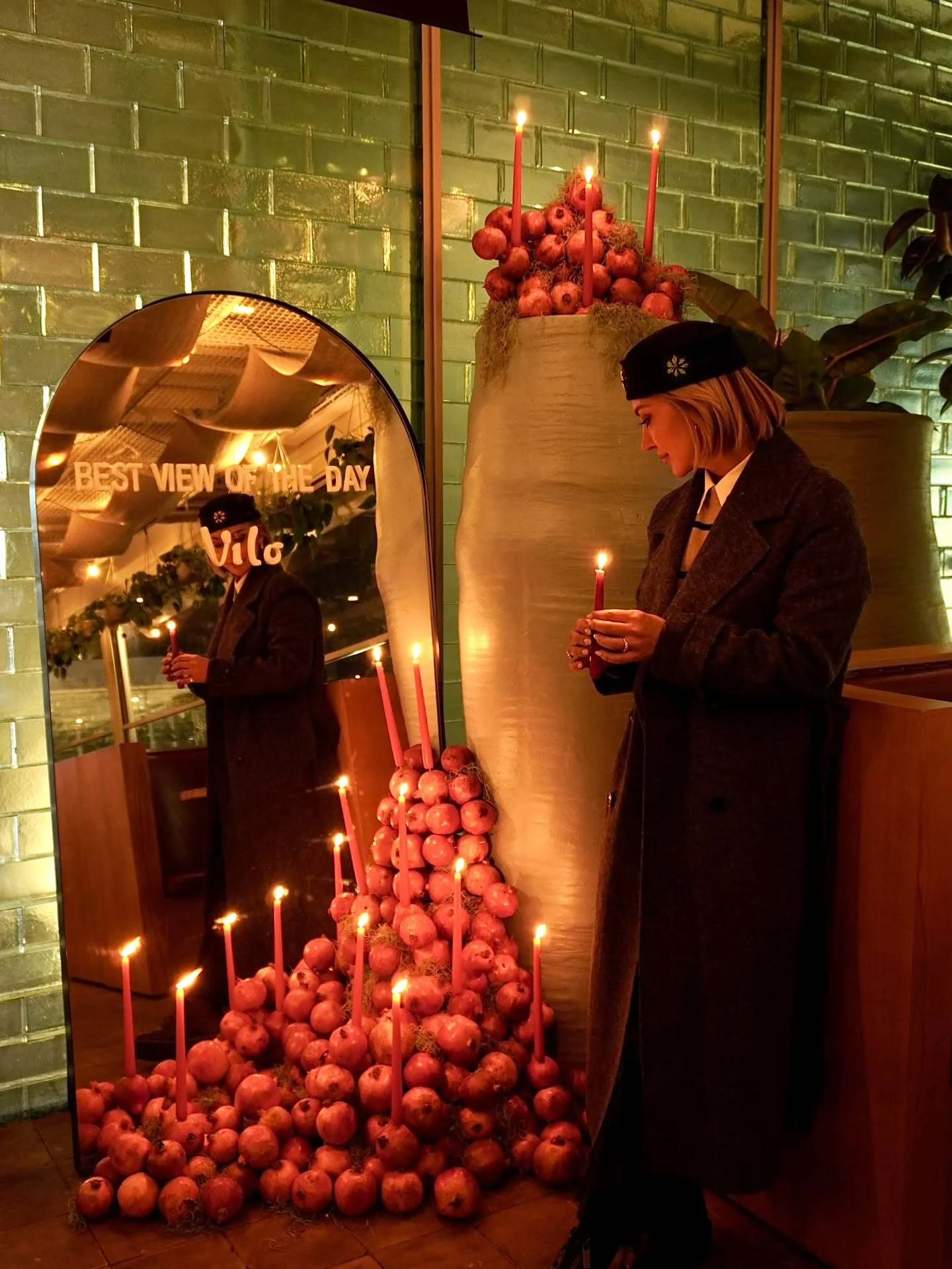 استایل زیبای همسر بهرام رادان در شب یلدا توجه‌ها را جلب کرد