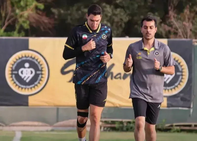 محمدرضا اخباری بعد از سال‌ها مقاومت، مجبور به خداحافظی موقت با فوتبال شد!