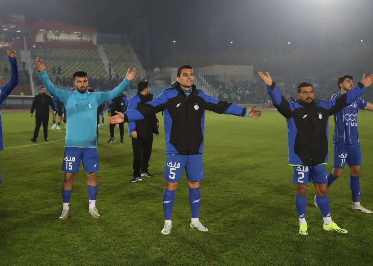 استراتژی جنجالی ساپینتو؛ کلیدی‌ترین مدافع استقلال نیمکت‌نشین در آستانه دربی حساس!