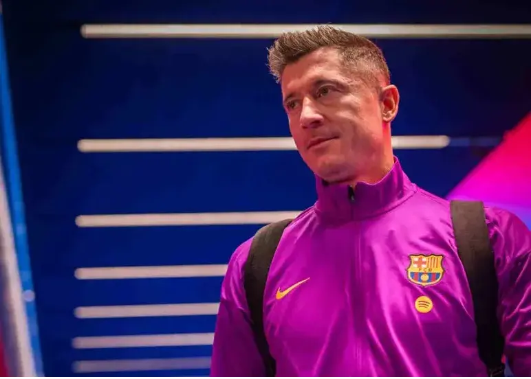 آژیر قرمز در بارسلونا؛ لواندوفسکی با مصدومیت معمایی کنار زمین ماند!