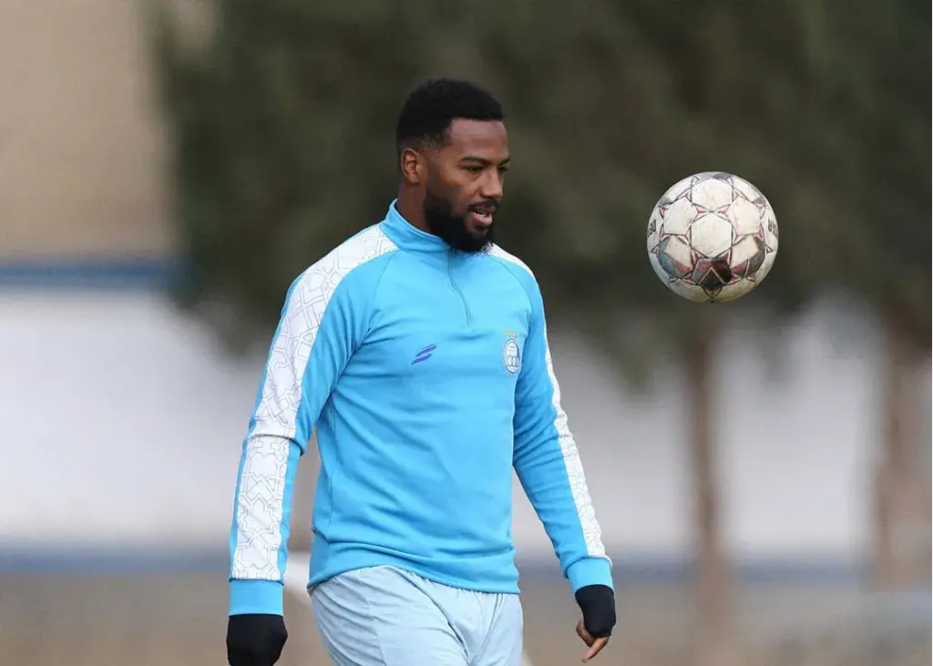 نازون همچنان دور از ترکیب استقلال