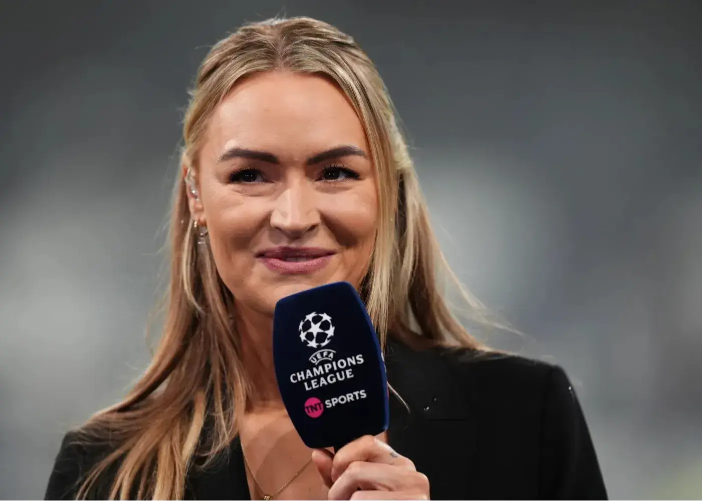 بازگشت حیرت‌انگیز مجری مشهور پس از غش کردن در برنامه زنده؛ سلامتی‌اش در کانون توجه!