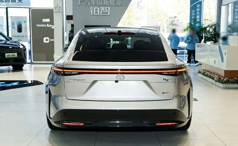 تویوتا bZ7 مدل 2026 رونمایی شد