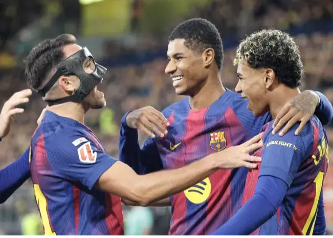 بارسا با قدرت قهرمانی لالیگا را از آن خود می‌کند؛ مهر تایید تاریخ روی نیم‌فصل اول!