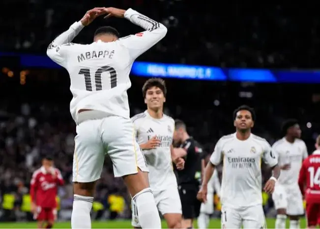 امباپه با گل ویژه‌اش چه پیامی به رونالدو داد؟