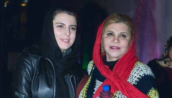 زری خوشکام و لیلا حاتمی