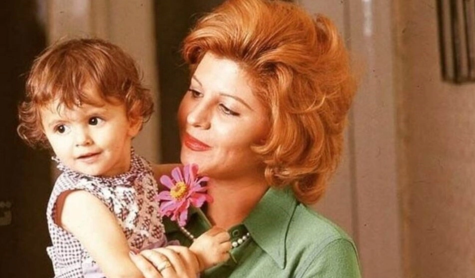 زری خوشکام و لیلا حاتمی