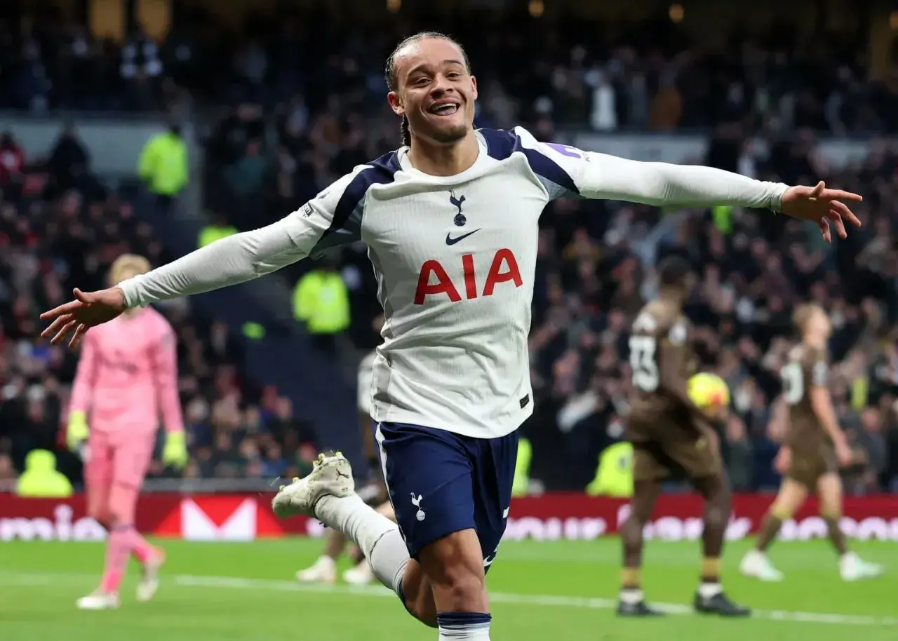 ژاوی سیمونز به سبک غول‌ها؛ تاتنهام برنتفورد را در هم کوبید!