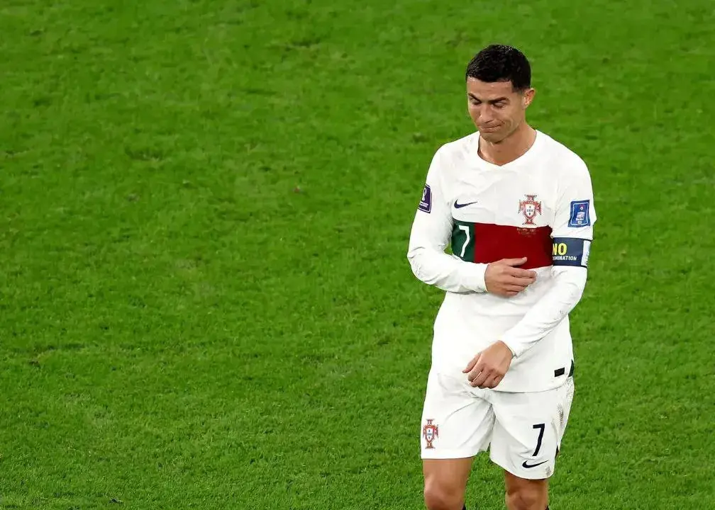 غیبت عجیب کریستیانو رونالدو در رأی‌گیری د بست؛ نمایندگی برناردو سیلوا چه پیامی داشت؟