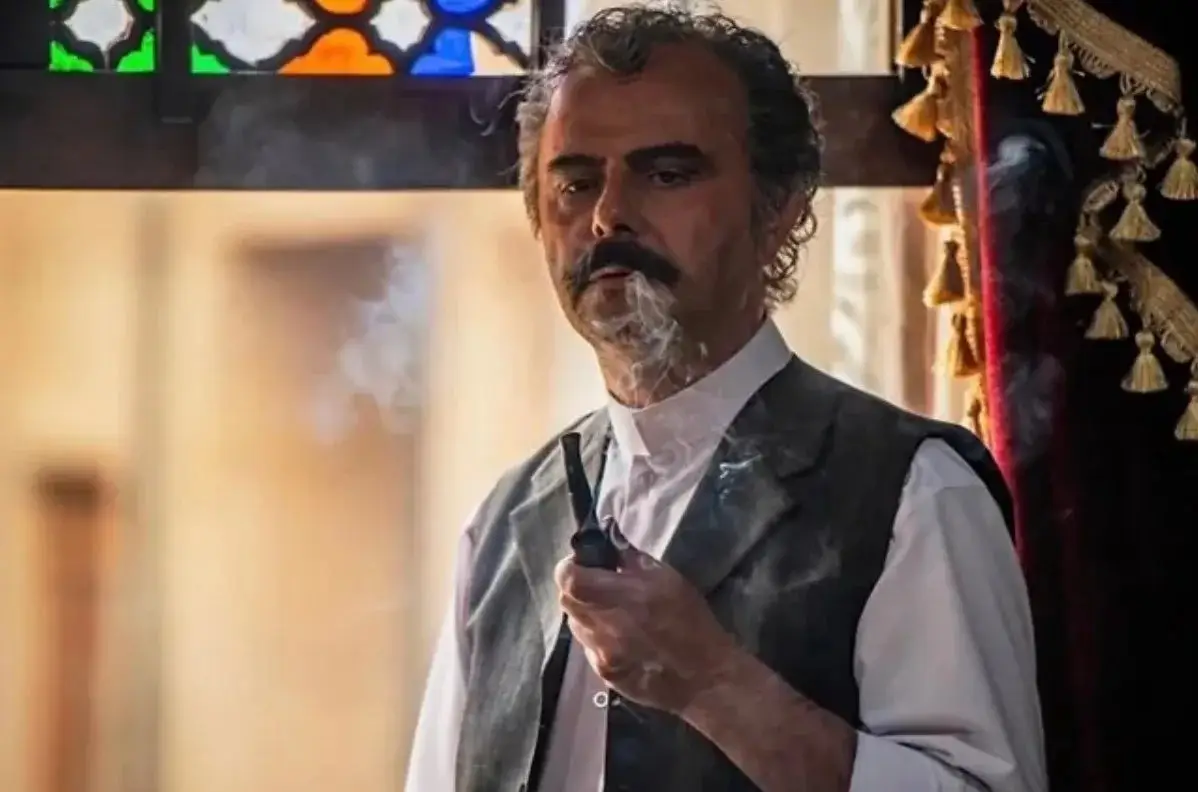 جدایی جنجالی علی مصفا از «بامداد خمار»؛ آیا نقش کلیدی سریال تغییر می‌کند؟