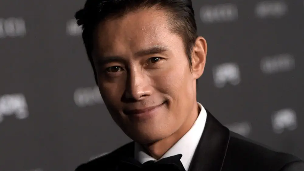 لی بیونگ‑هون با شوخی تند در گلدن گلوب رقبایش را به چالش کشید!