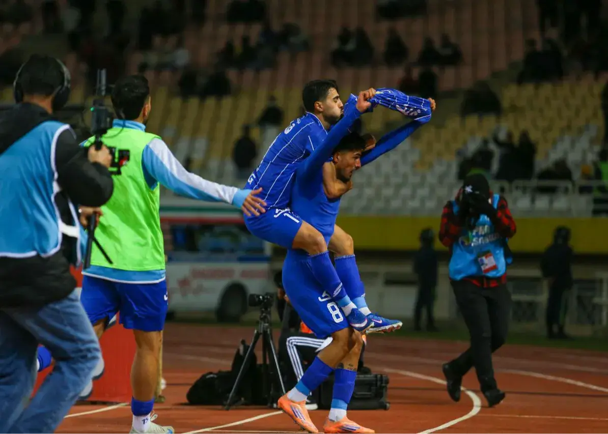 گل طلایی استقلال با فرار 11 از وسط زمین (عکس)