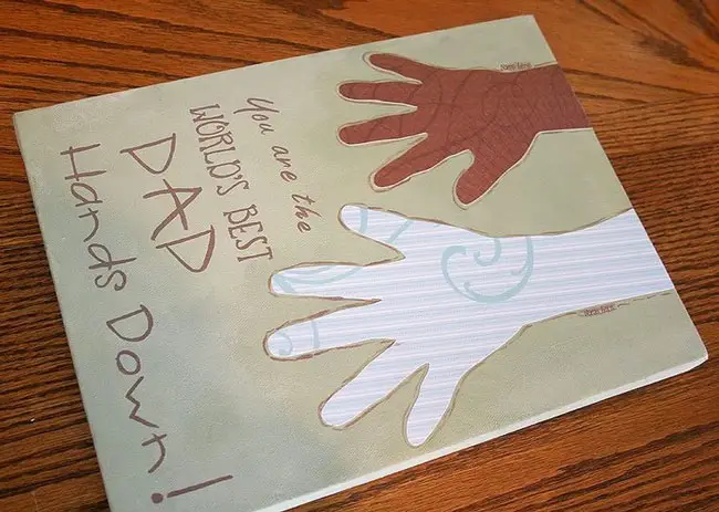 عکس درست کردن کارت پستال روز پدر با کاغذ رنگی