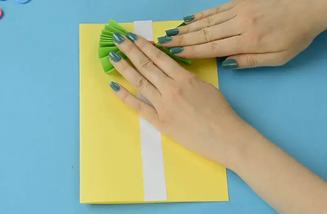 عکس درست کردن کارت پستال به شکل پیراهن برای روز پدر