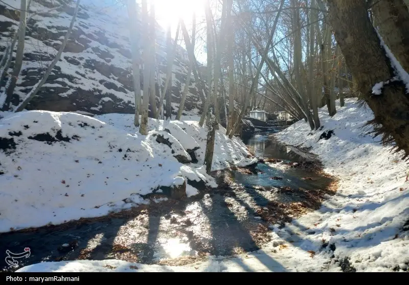 سپاه و بسیج سقز پای کار بازگشایی راه‌های روستایی آمدند