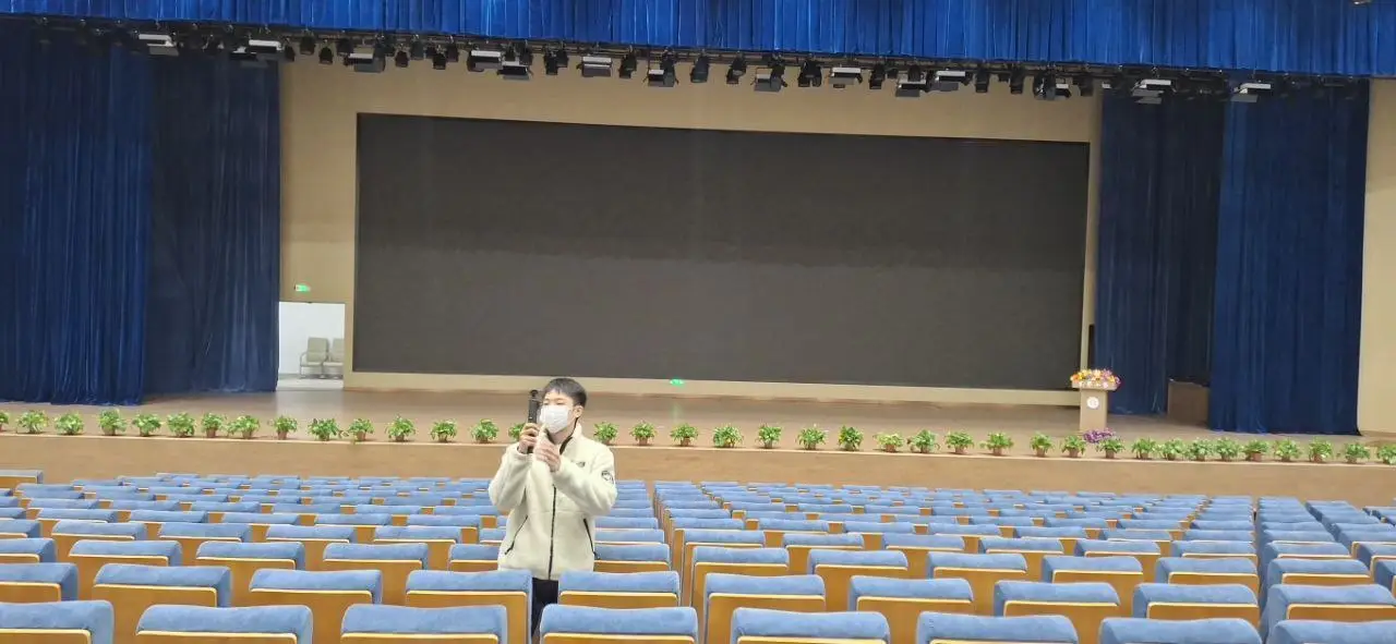 سالن همایش یک دبیرستان نوساز آنچه در چین ندیدم...