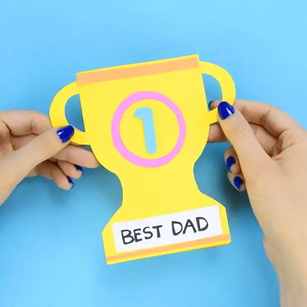 کاپ قهرمانی برای بهترین پدر برای ساخت کاردستی برای روز پدر