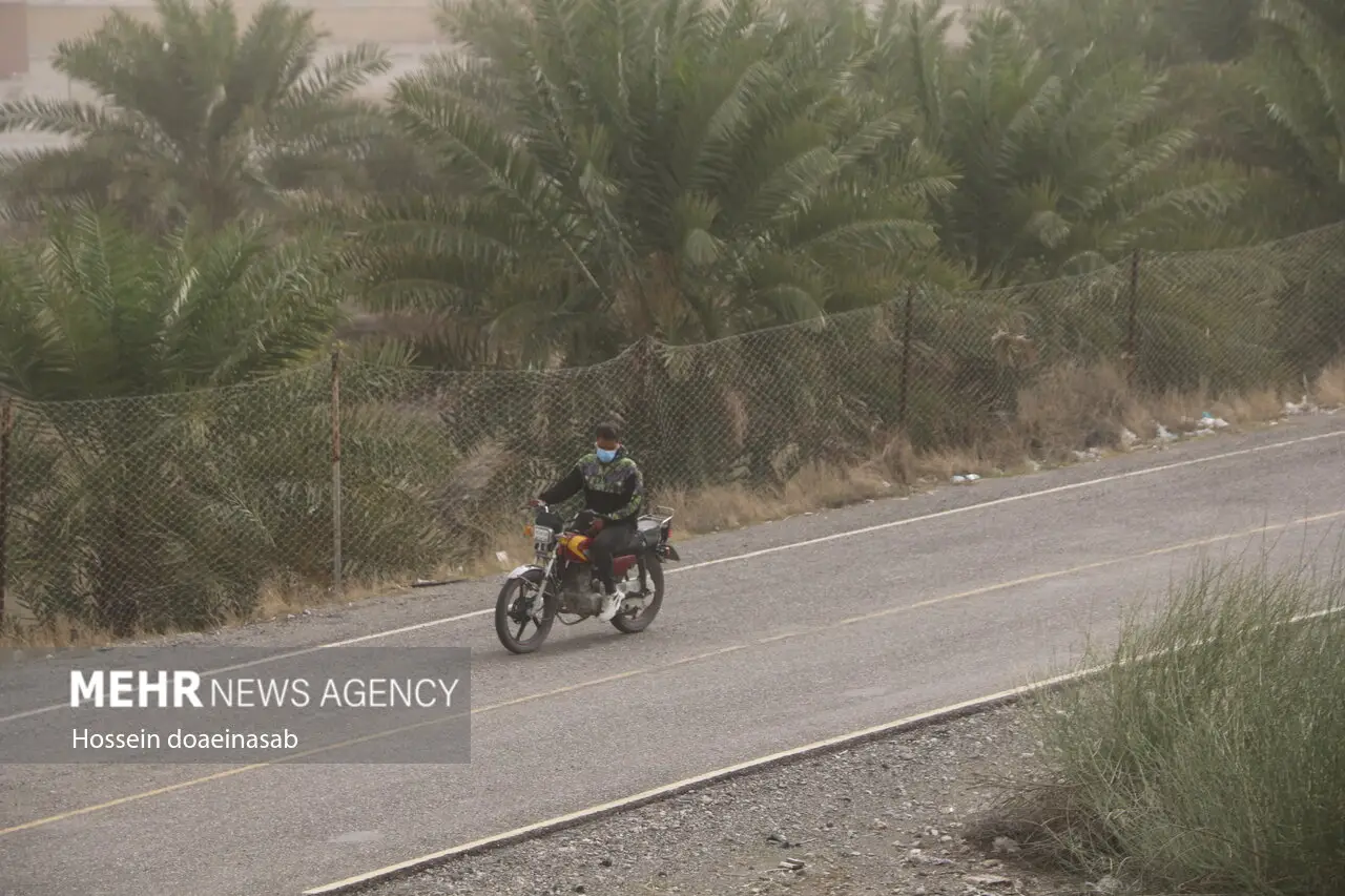 ورود طوفان و گرد و خاک به هرمزگان؛ گرد و خاک هشتبندی را در نوردید