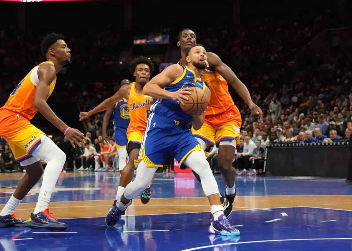 استفن کری زادگاهش را به آتش کشید!