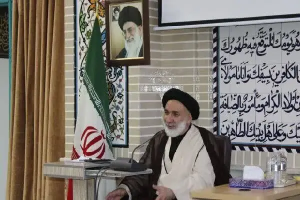 حضور مردم در عرصه‌های مختلف پایداری اسلام را تامین می‌کند