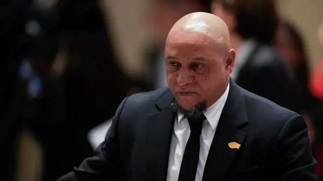 روبرتو کارلوس: دچار حمله قلبی نشده‌ام