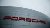 پورشه  در آمریکا فراخوان داد