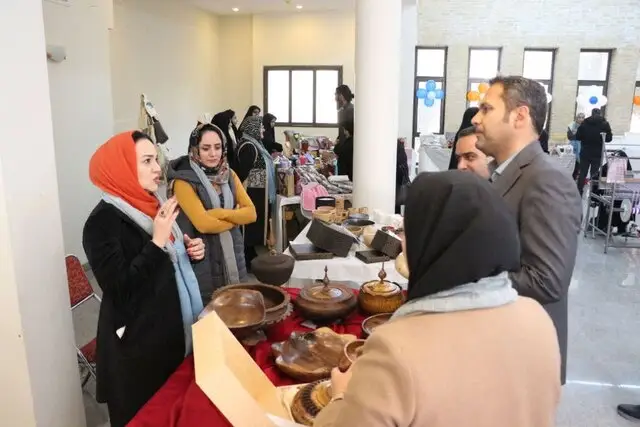 گشایش نخستین نمایشگاه تخصصی صنایع‌ دستی دارای بسته‌بندی در اردکان