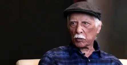 نگاهی جذاب به چیدمان باشکوه خانه زنده‌یاد بهرام بیضایی با کتابخانه‌ای چشمگیر و دکور کلاسیک