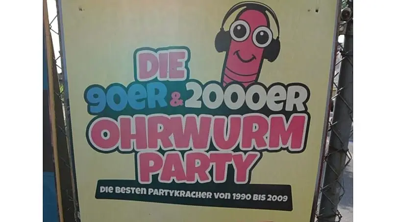 کرم‌گوش در تبلیغ یک کنسرت در آلمان