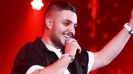 دانلود آهنگ آرون افشار پدر یعنی شونه ی مردانه + متن کامل برای روز پدر