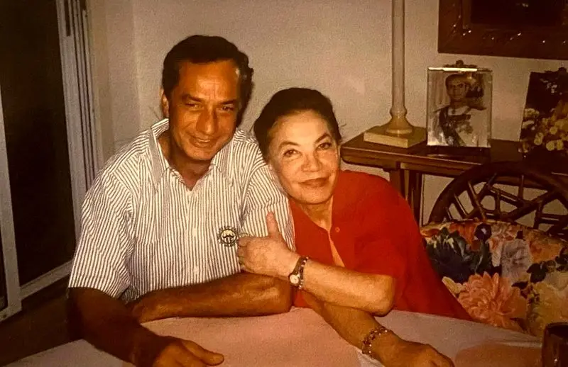 npfamilyphotos_1695326518_3196953006895745715_49478908253