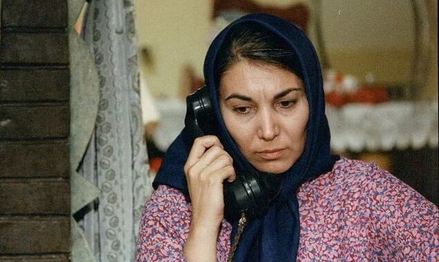 بازیگران گلهای داوودی