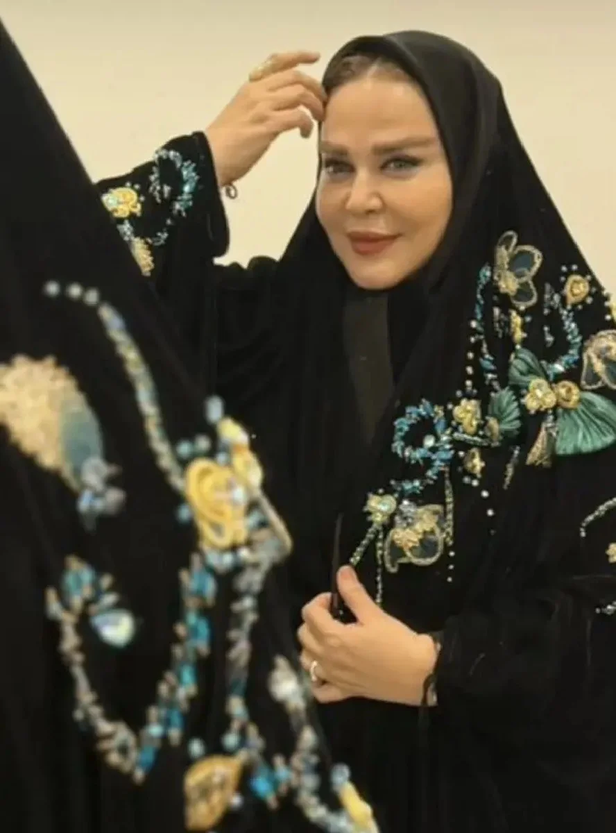 بهاره رهنما با عبای مخملی 2