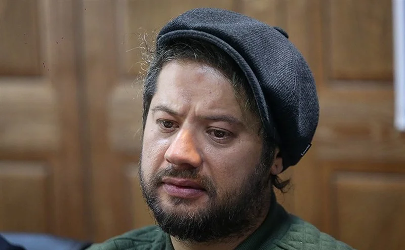 تحصیلات علی صادقی