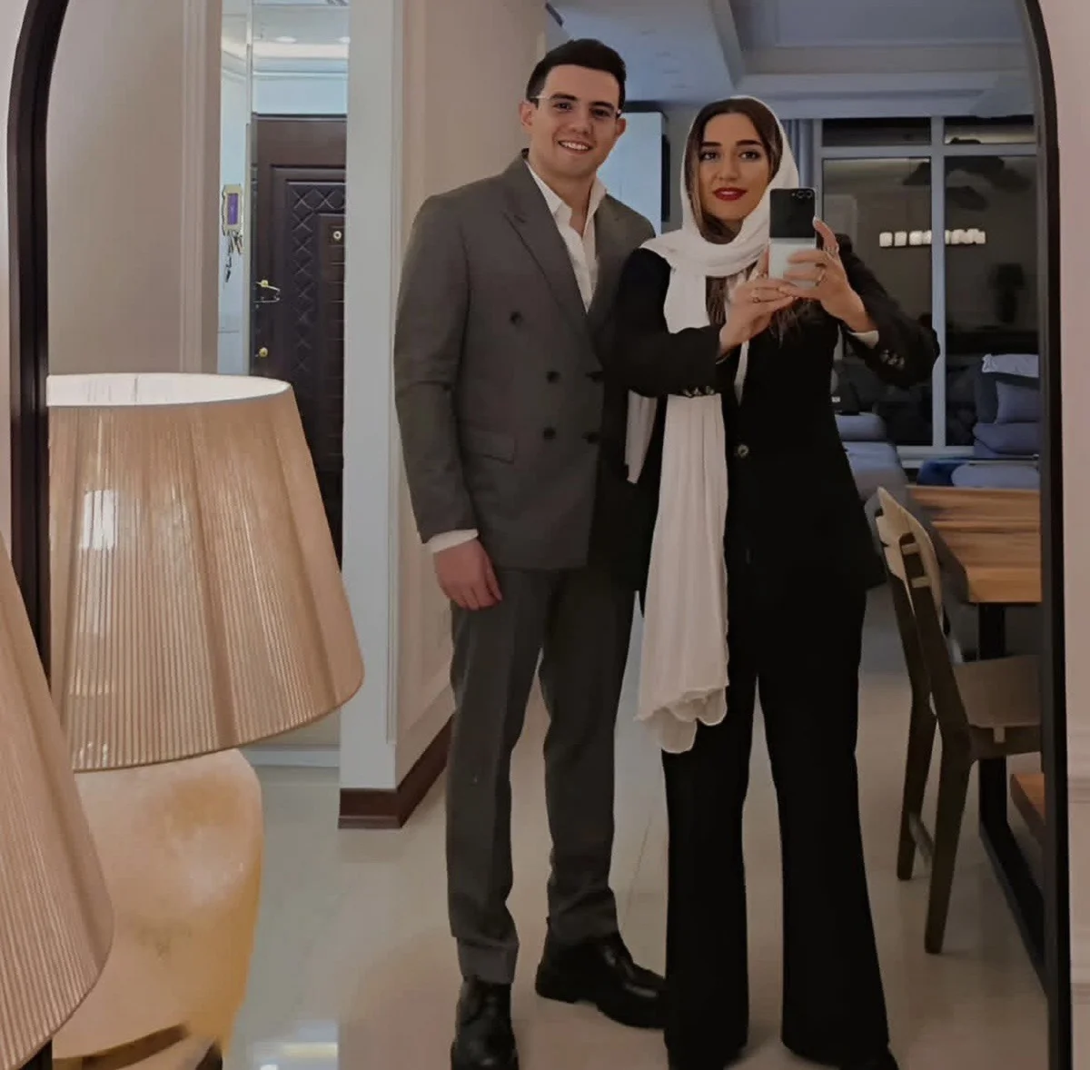 مازیار لیسانسهها و همسرش 1