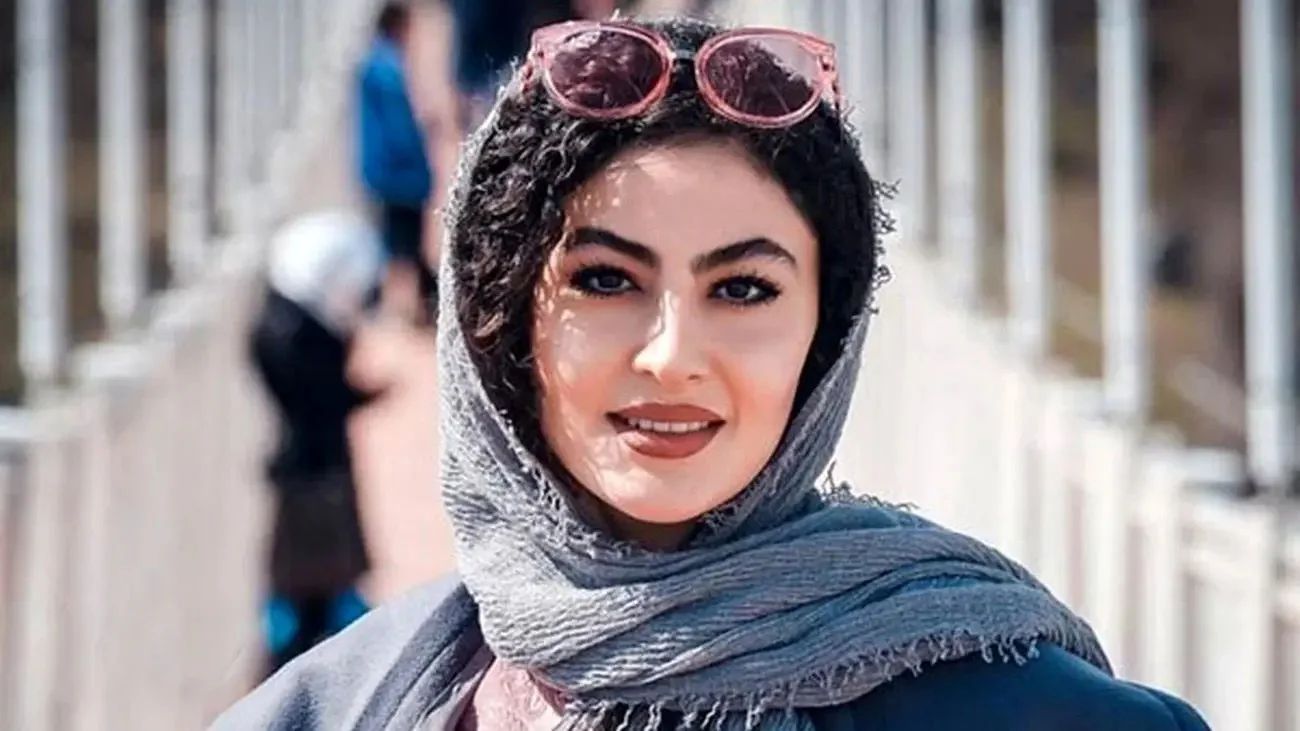 مریم مومن مجری