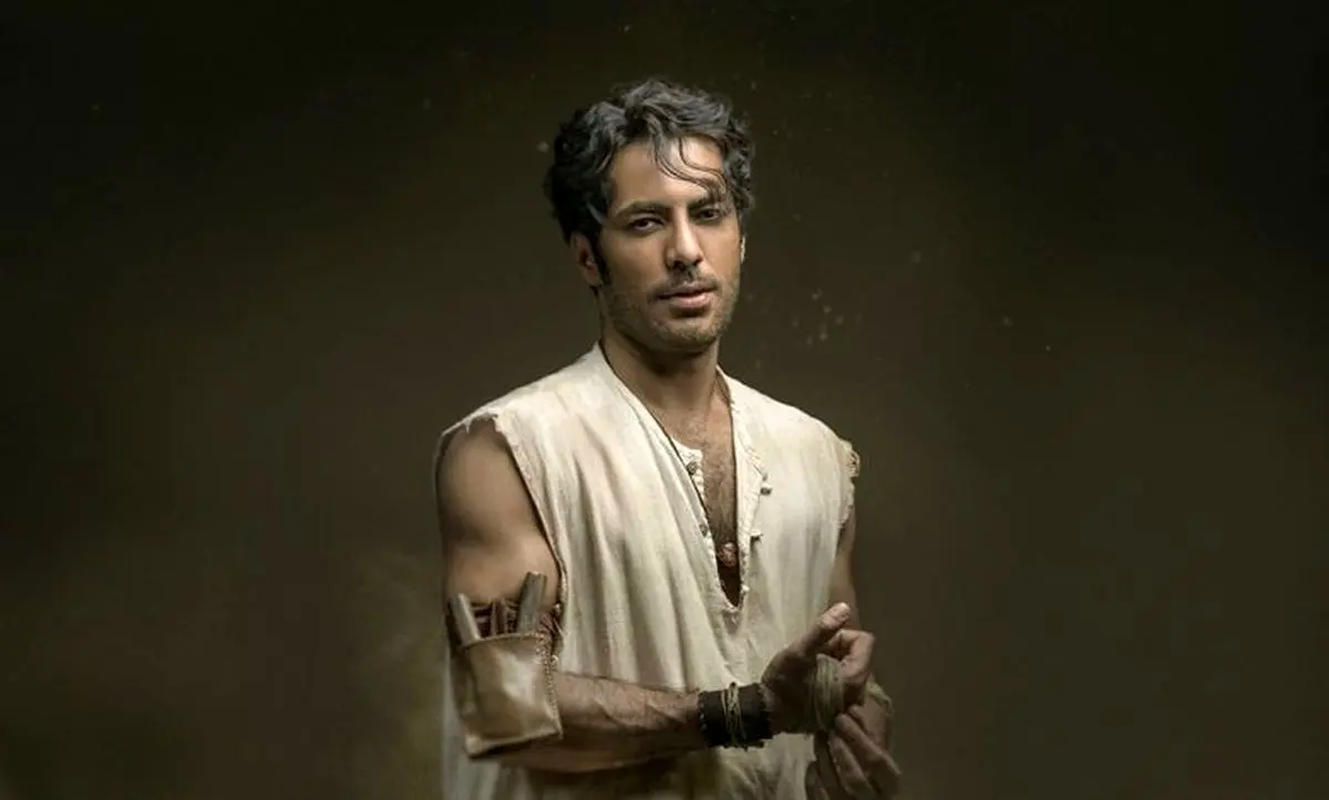 رحیم نجار با استایل خمار و خاص در جشن حافظ 1404 همه را شگفت‌زده کرد!