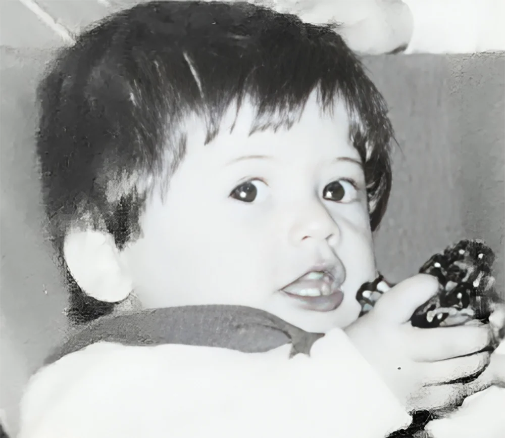 کودکی علی صادقی⁩