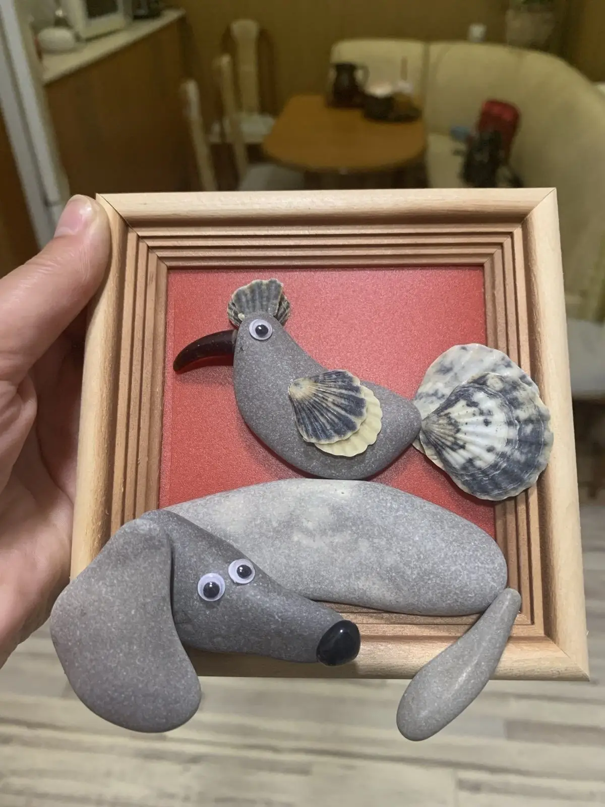 تابلو و دیوارکوب خوشگل با سنگ های نقاشی شده